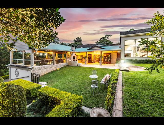 6 BEDROOM FREEHOLD FOR SALE IN COWIES HILL